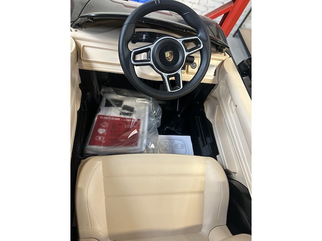 Elektrische kinderauto porsche taycan 12v - afbeelding 5 van  7