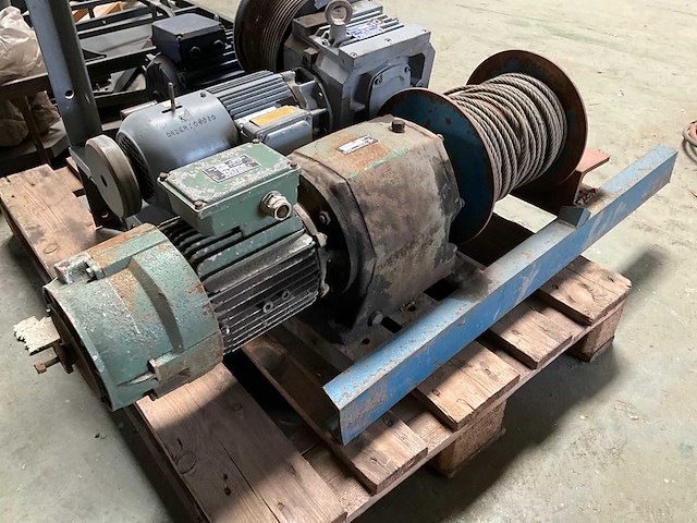 Elektrische lier en elektromotoren - afbeelding 5 van  10