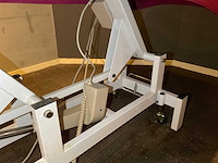 Elektrische massagetafel met voetpedaal - afbeelding 6 van  10