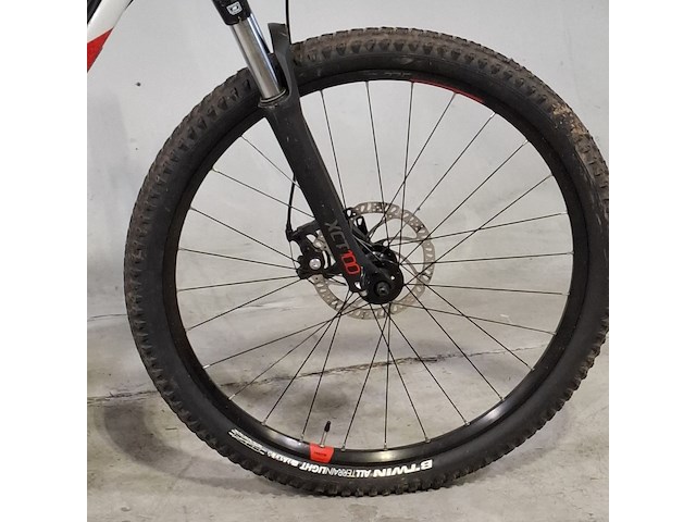 Elektrische mountainbike, b'twin, rockrider st 100 atb - afbeelding 10 van  14