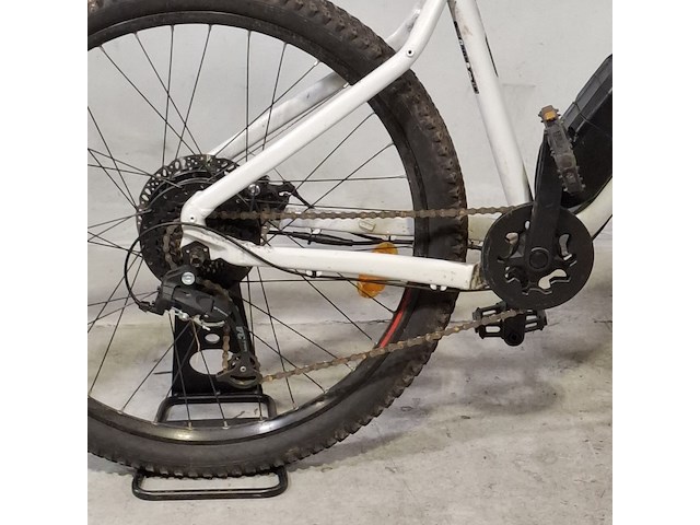 Elektrische mountainbike, b'twin, rockrider st 100 atb - afbeelding 11 van  14