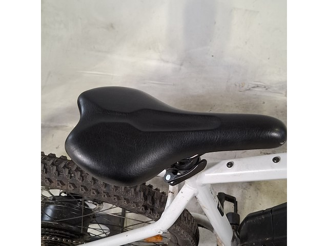 Elektrische mountainbike, b'twin, rockrider st 100 atb - afbeelding 12 van  14