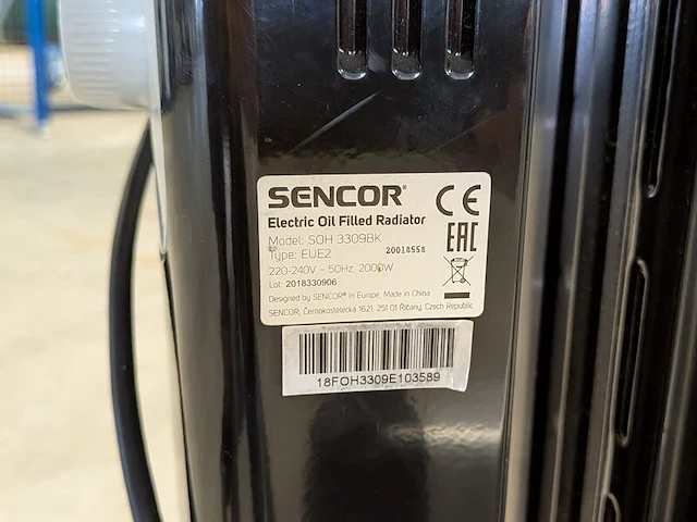 Elektrische oliegevulde radiator en elektrische anti-insectenlamp - afbeelding 2 van  12