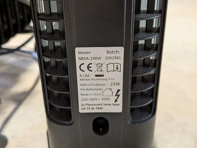 Elektrische oliegevulde radiator en elektrische anti-insectenlamp - afbeelding 4 van  12