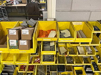 Elektrische onderdelen in 4 rekken - afbeelding 4 van  17