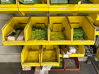 Elektrische onderdelen in 4 rekken - afbeelding 8 van  17