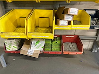 Elektrische onderdelen in 4 rekken - afbeelding 9 van  17