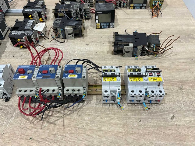 Elektrische onderdelen - afbeelding 7 van  9