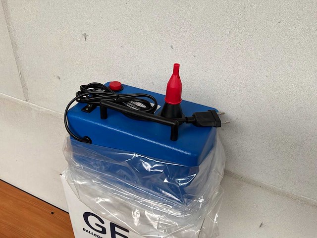 Elektrische opblaaspomp (2x) - afbeelding 2 van  4
