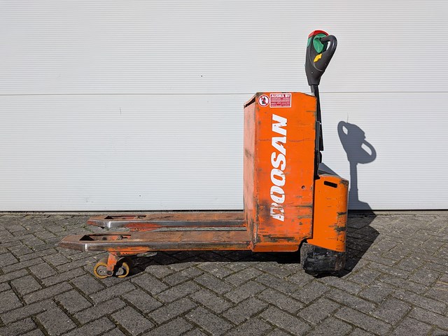 Elektrische pallettruck, doosan, ledh 18, 2019 - afbeelding 8 van  13