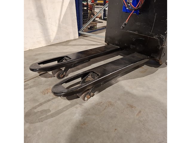 Elektrische palletwagen, bt toyota, lwe140, 2012 - afbeelding 9 van  12