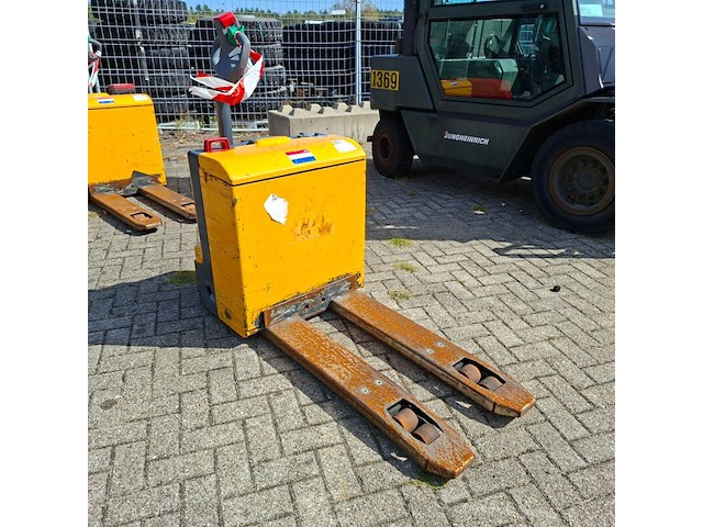 Elektrische palletwagen, jungheinrich, eje118 - afbeelding 2 van  8