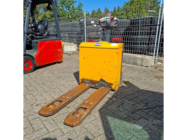 Elektrische palletwagen, jungheinrich, ele16 - afbeelding 1 van  9