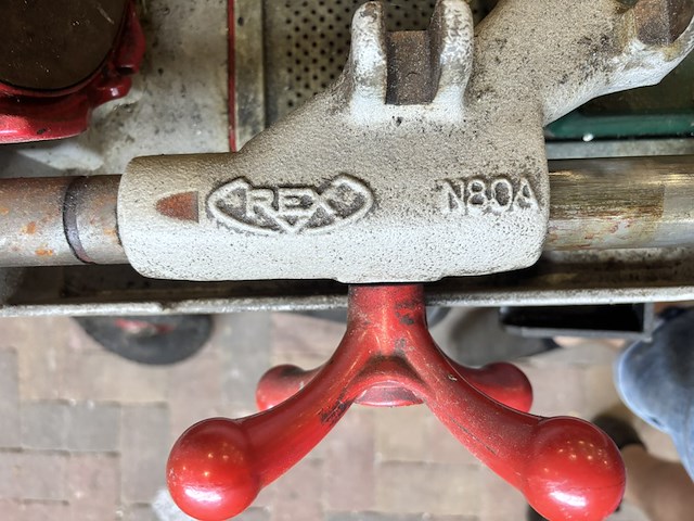 Elektrische pijpdraadsnijmachine, rex industries co. ltd., s80av, rood - afbeelding 7 van  11
