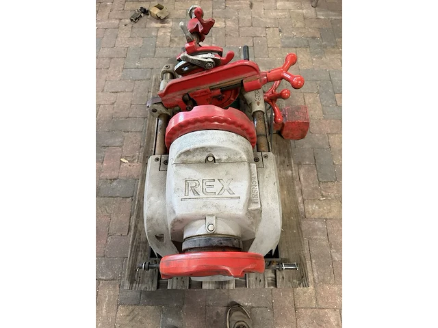 Elektrische pijpdraadsnijmachine, rex, s80av, grijs/rood, met voetpedaal en draadsnijkoppen - afbeelding 8 van  10