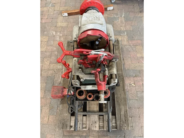 Elektrische pijpdraadsnijmachine, rex, s80av, grijs/rood, met voetpedaal en draadsnijkoppen - afbeelding 9 van  10