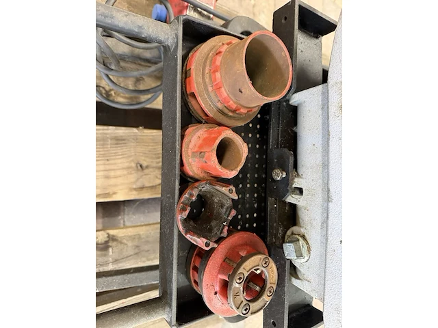 Elektrische pijpdraadsnijmachine, rex, s80av, grijs/rood, met voetpedaal en draadsnijkoppen - afbeelding 10 van  10
