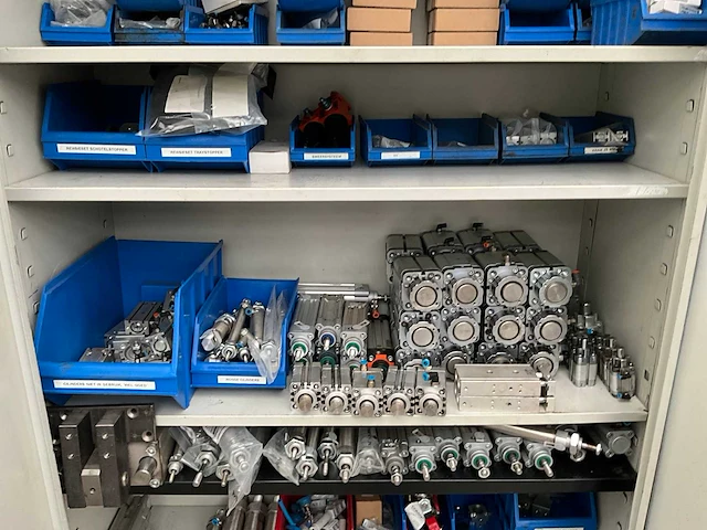 Elektrische + pneumatische componenten - afbeelding 10 van  14