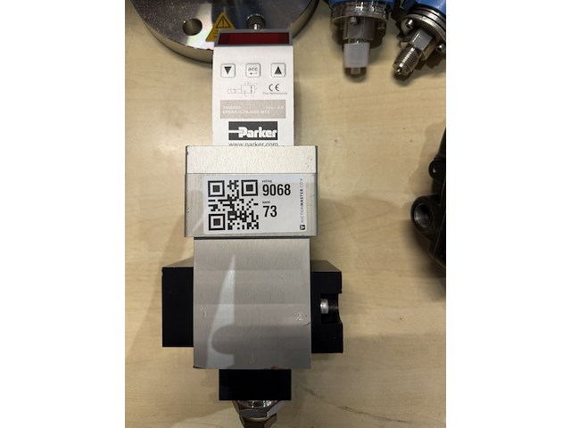 Elektrische pneumatische drukregelaar, parker - afbeelding 1 van  2