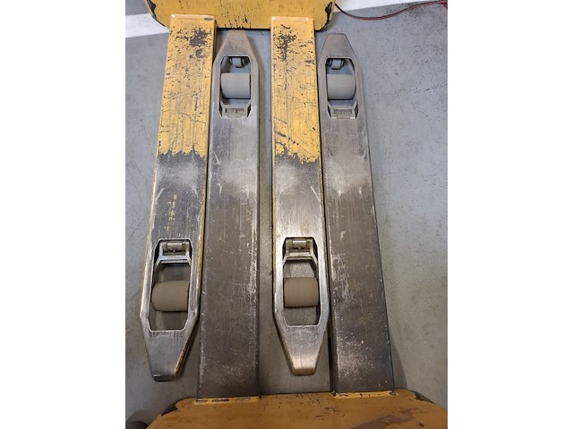 Elektrische pompwagen met lader atlet, piccolo pll180, bouwjaar 2008 - afbeelding 6 van  11