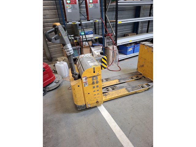 Elektrische pompwagen met lader atlet, piccolo pll180, bouwjaar 2010 - afbeelding 1 van  9