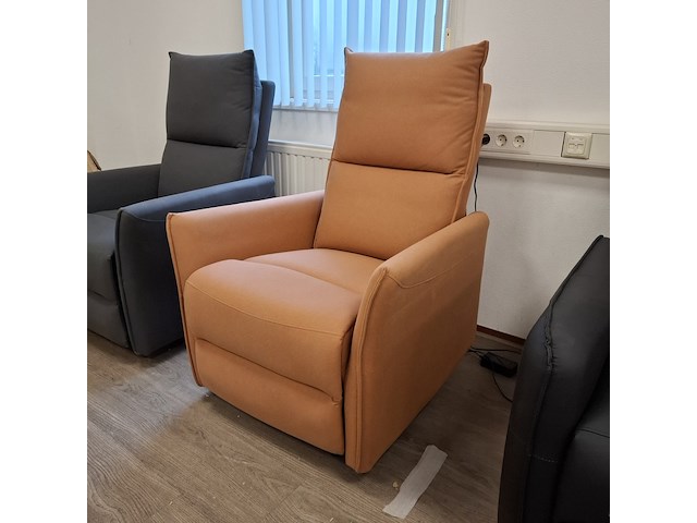 Elektrische relaxfauteuil - afbeelding 1 van  7