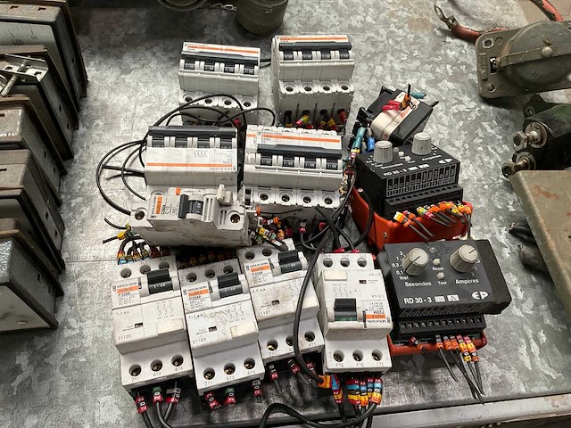 Elektrische schakelaars (11x) - afbeelding 1 van  3