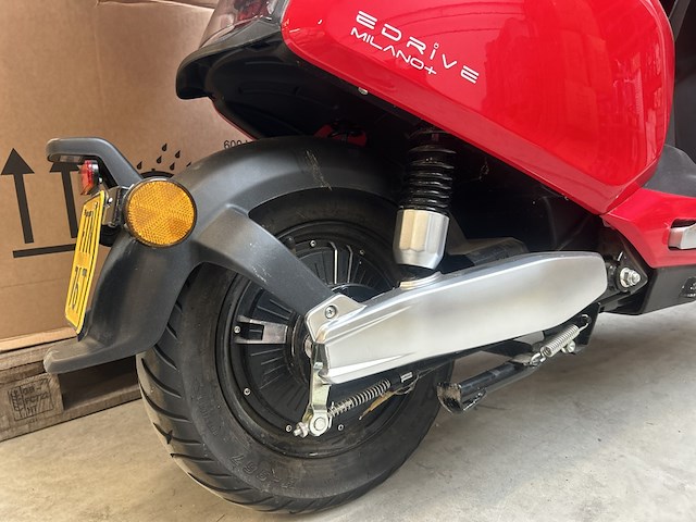 Elektrische scooter 45 km p/u met nederlands kenteken edrive, milano+ - afbeelding 6 van  17