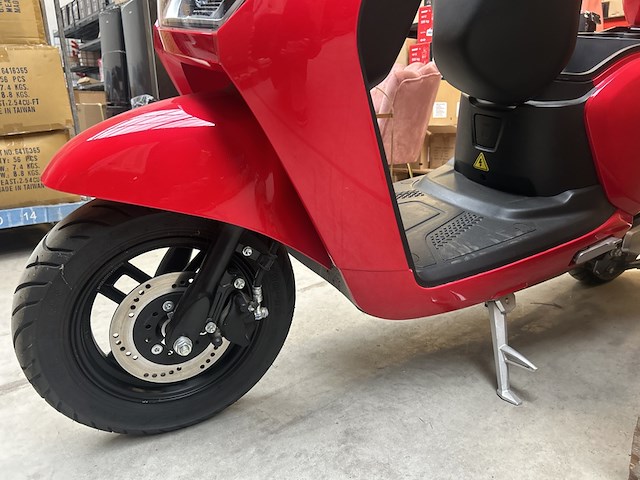 Elektrische scooter 45 km p/u met nederlands kenteken edrive, milano+ - afbeelding 13 van  17