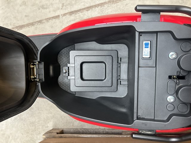 Elektrische scooter 45 km p/u met nederlands kenteken edrive, milano+ - afbeelding 14 van  17