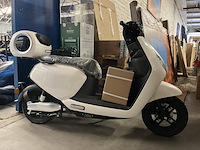 Elektrische scooter 45 km/uur e-drive - afbeelding 4 van  11