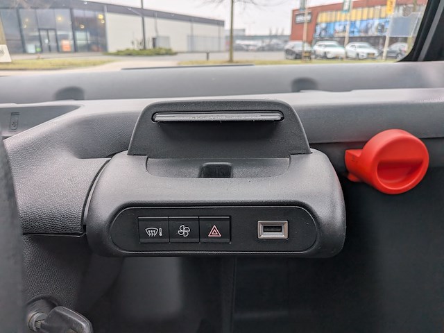 Elektrische stadsauto, citroen, ami, 2022 - afbeelding 9 van  26