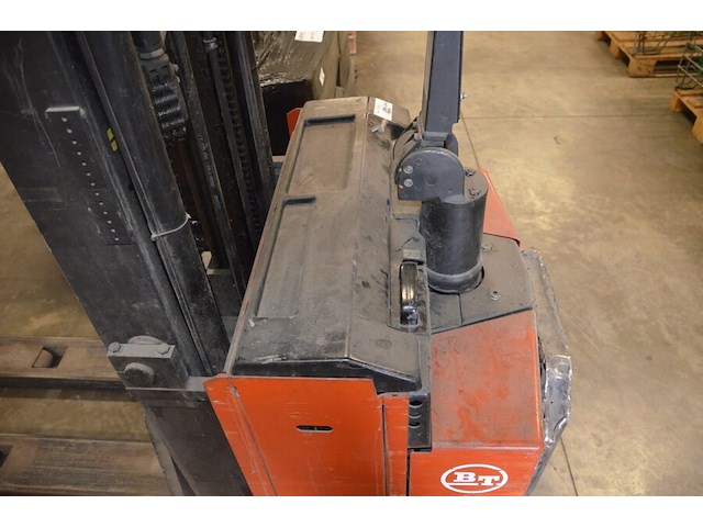 Elektrische stapelaar bt lsv 1600/2 1800kg met accu en lader - afbeelding 9 van  14
