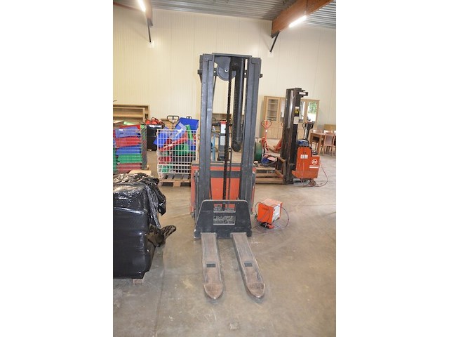 Elektrische stapelaar bt lsv 1600/2 1800kg met accu en lader - afbeelding 14 van  14