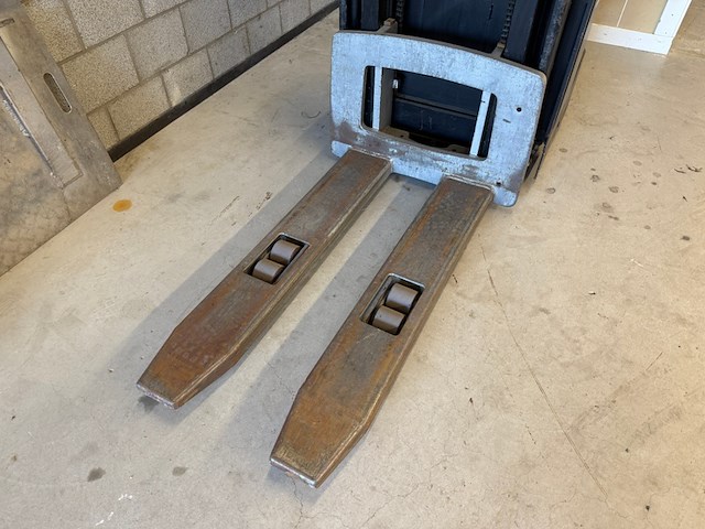 Elektrische stapelaar, caterpillar, nsv16n, 2011 - afbeelding 13 van  17