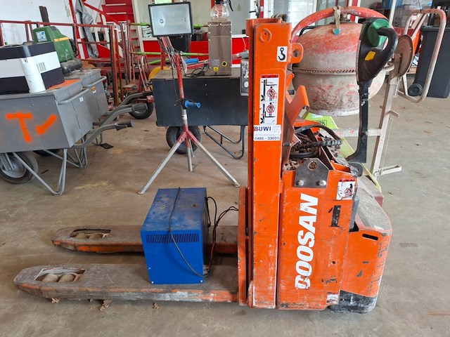 Elektrische stapelaar, doosan, ledd 12.5/20 - afbeelding 1 van  12
