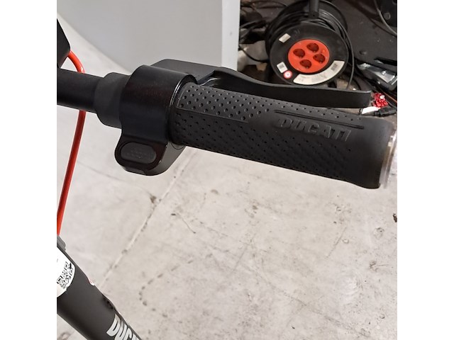 Elektrische step, ducati, pro-1 evo, 2024 - afbeelding 11 van  15