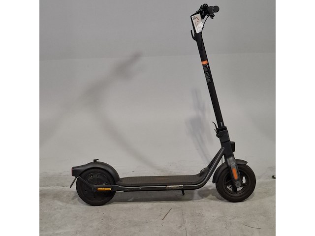 Elektrische step, ninebot, kickscooter f2 - afbeelding 1 van  10