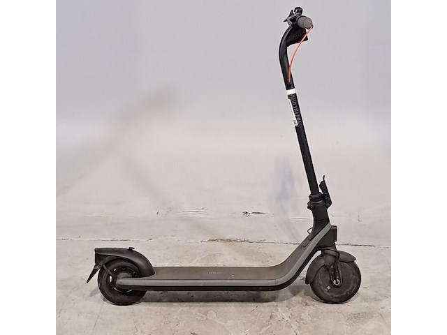 Elektrische step, ninebot - afbeelding 1 van  13
