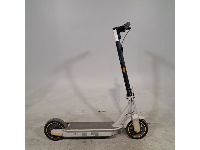 Elektrische step, ninebot - afbeelding 1 van  11