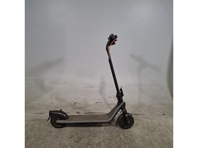 Elektrische step, ninebot - afbeelding 1 van  11