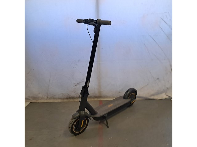 Elektrische step, ninebot - afbeelding 1 van  21