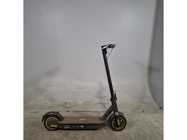 Elektrische step, ninebot - afbeelding 1 van  13
