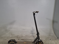 Elektrische step, ninebot - afbeelding 1 van  13