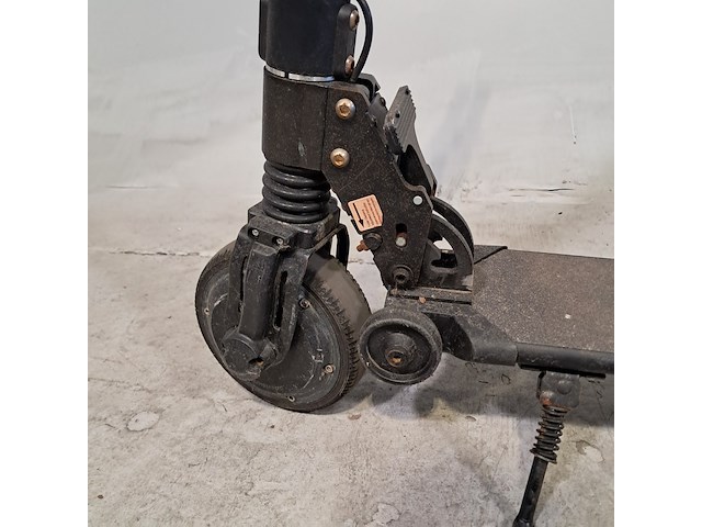 Elektrische step, techno, light, 2023 - afbeelding 5 van  10