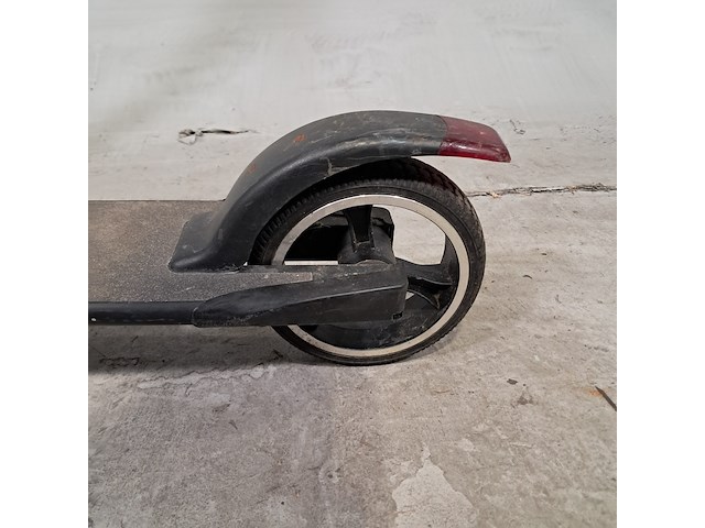 Elektrische step, techno, light, 2023 - afbeelding 6 van  10