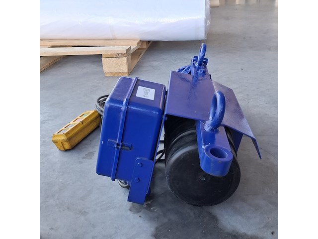 Elektrische takel / lier – 230v, blauw - afbeelding 2 van  10