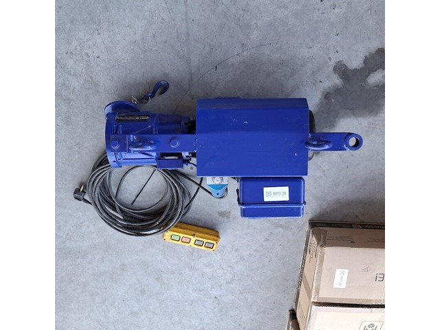 Elektrische takel / lier – 230v, blauw - afbeelding 3 van  10
