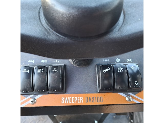 Elektrische veegmachine daewoo, sweeper das100, bouwjaar 2023 - afbeelding 2 van  29