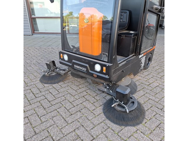 Elektrische veegmachine daewoo, sweeper das100, bouwjaar 2023 - afbeelding 5 van  29